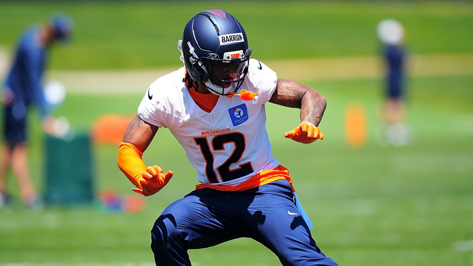 Broncos lock in Jahdae Barron with $18M deal ahead of training camp