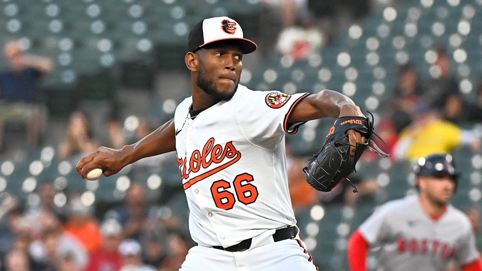 Rockies claim right-hander off waivers from Orioles