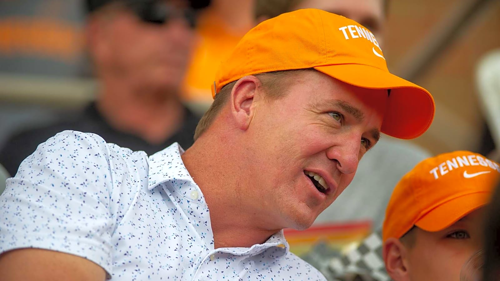 Peyton Manning gets asked who he&#39;ll cheer for if Arch Manning and the Texas Longhorns play the Tennessee Vols