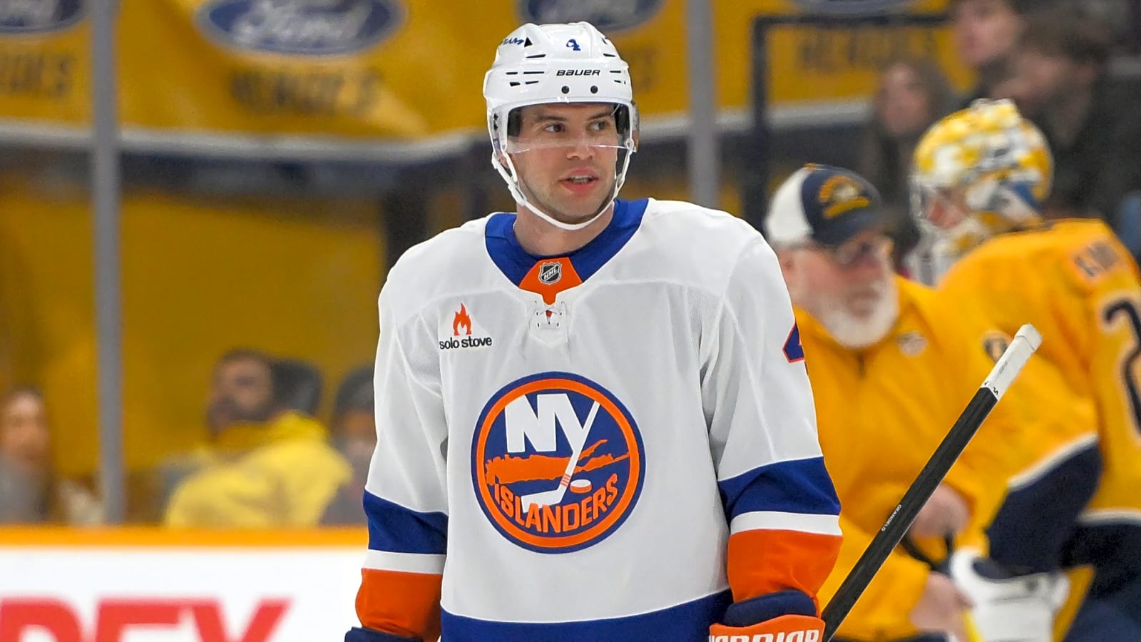 Islanders re-sign offensively gifted defenseman