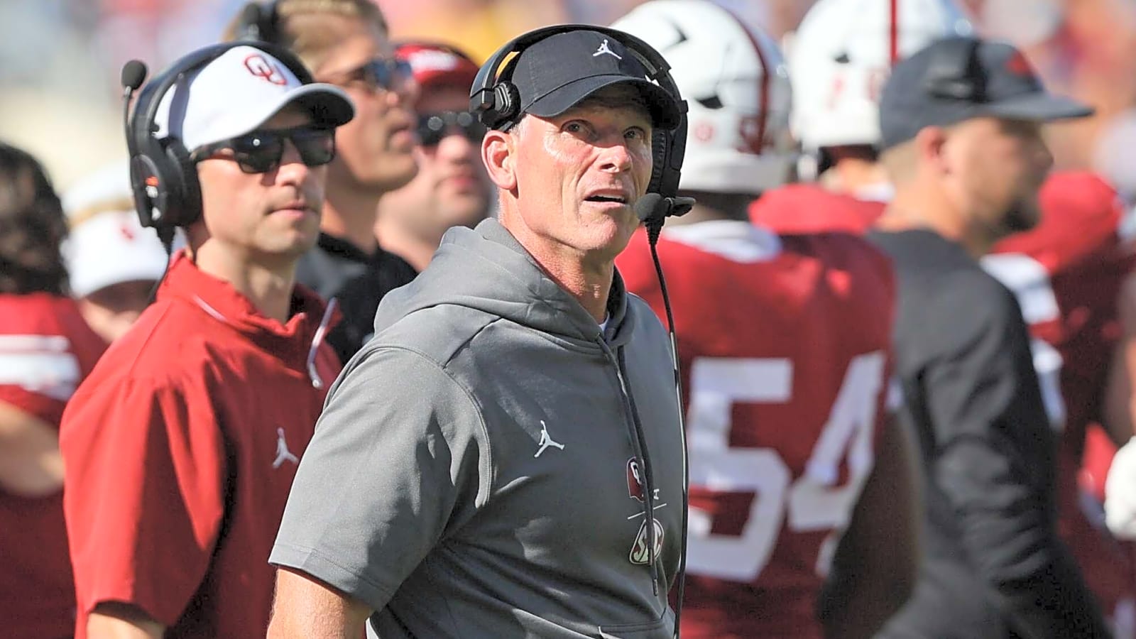 Brent Venables’ Strict Locker Room Stance Confirmed as Steve Sarkisian Makes John Mateer Announcement