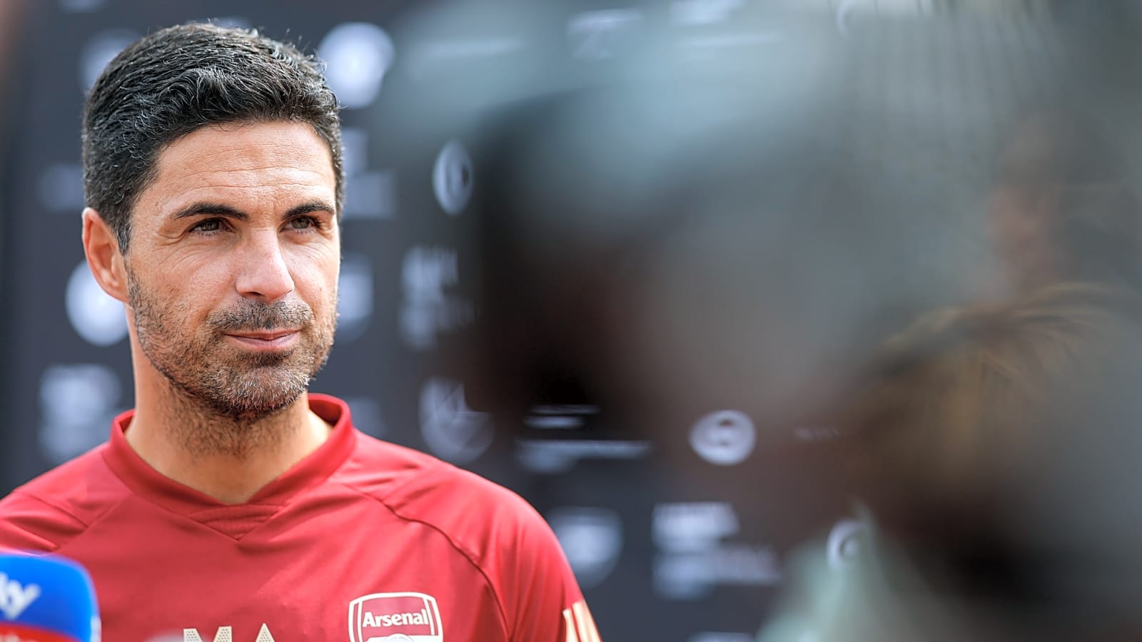 Jimmy Floyd Hasselbaink thinks Arsenal is underperforming their squad quality