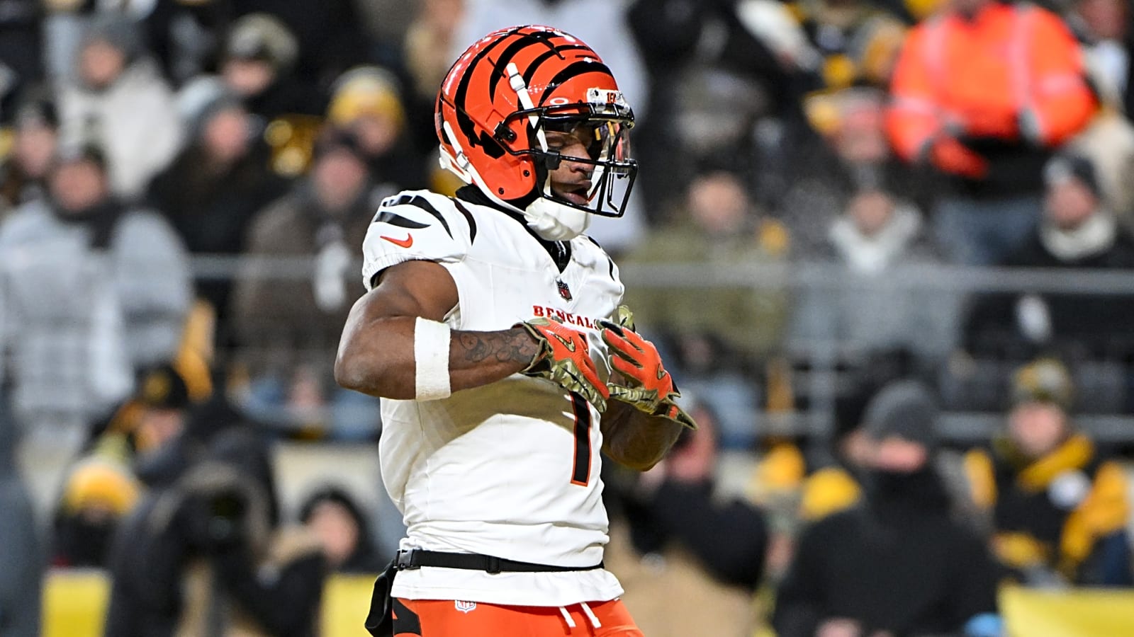 3 Steelers Players Were Selected In Division Rival Ja&#39;Marr Chase&#39;s Top 4 Cornerbacks List