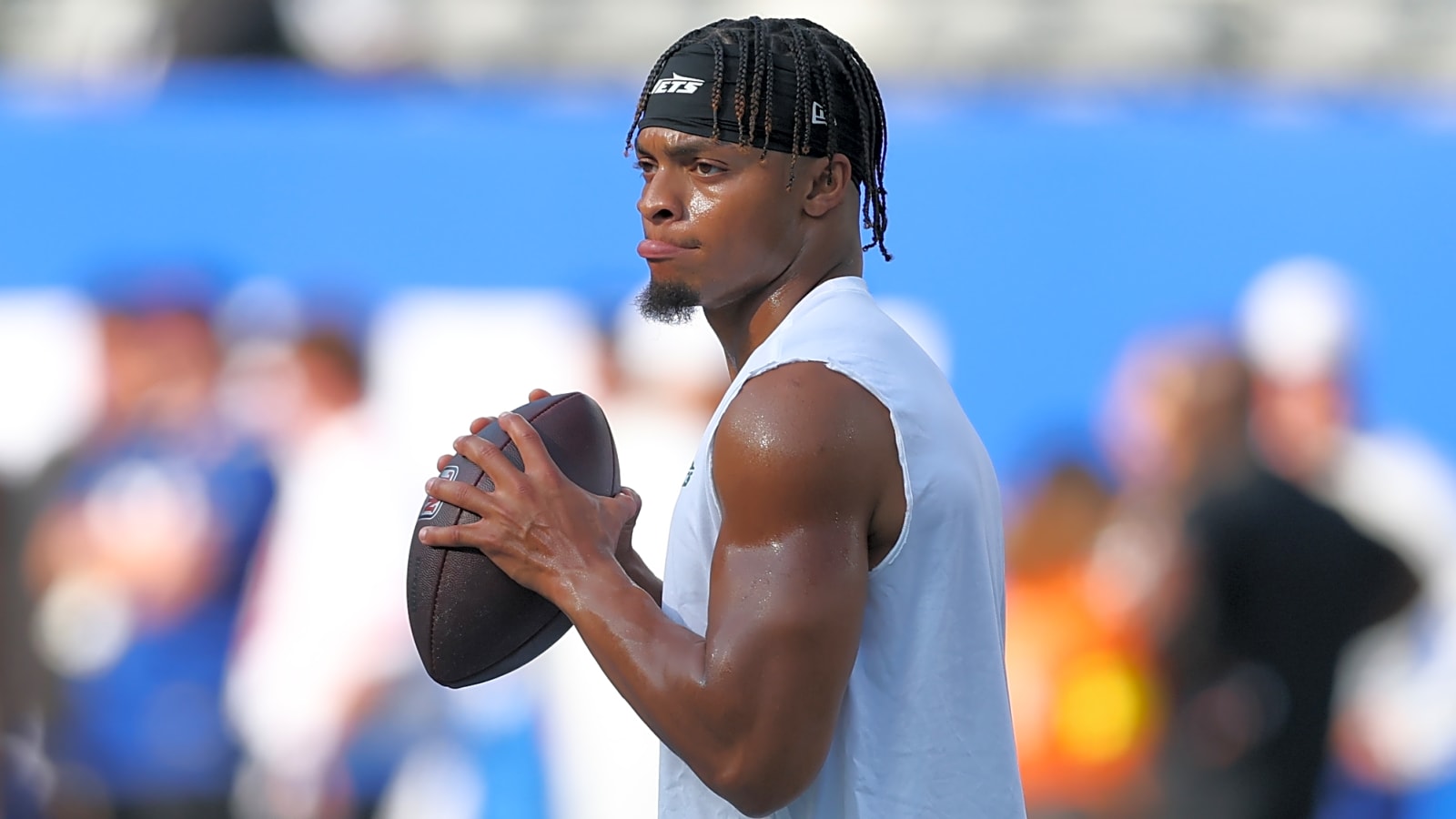 Jets center sends warning to NFL about Justin Fields