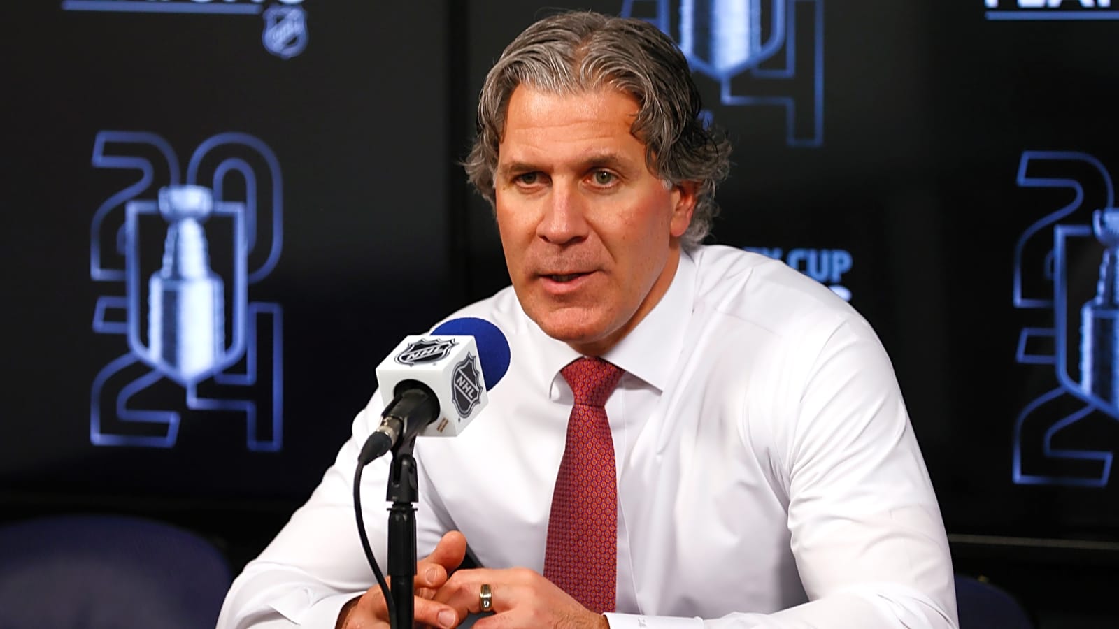 Avalanche HC admits Wedgewood's struggles give him 'decision to make'