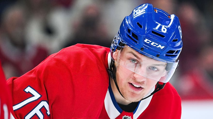 Éric Bélanger: 'From a reliable source, Zachary Bolduc likes playing with Kirby Dach.'