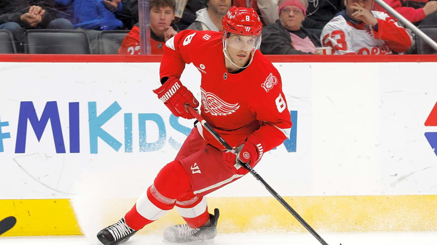 Red Wings Re-Sign Ben Chiarot to Interesting Extension