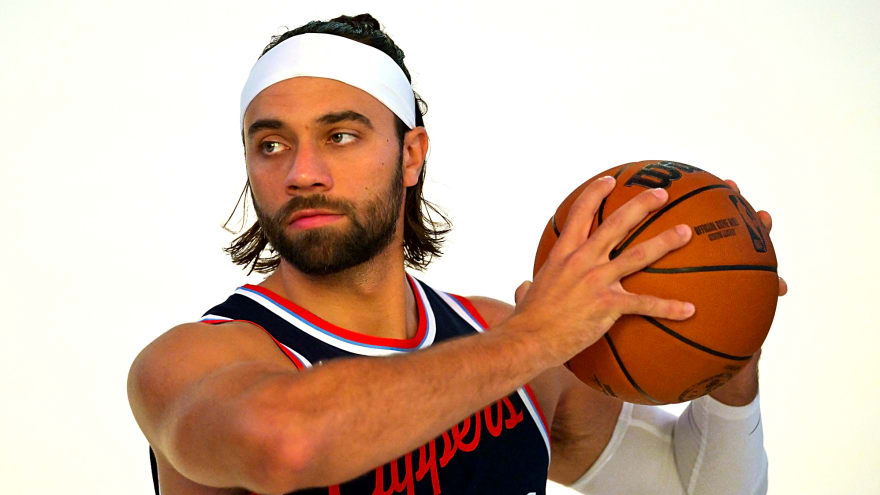 Clippers’ Ty Lue on Max Strus injury: ‘Never good’ on a non-contact play