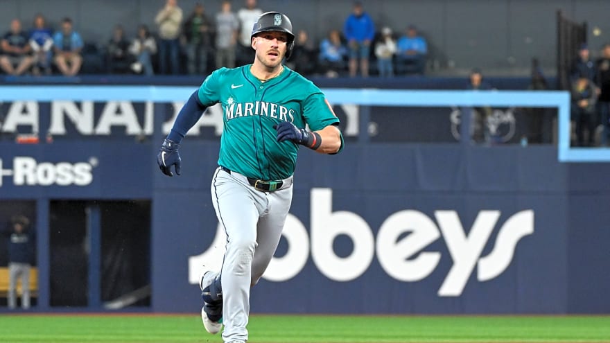 Mitch Garver becomes free agent after lackluster season with Mariners