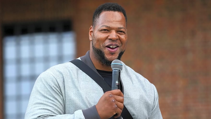 All-Pro DT Ndamukong Suh announces retirement