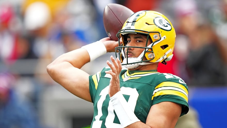 Green Bay Packers Quarterback Jordan Love Leaves Game With Shoulder Injury
