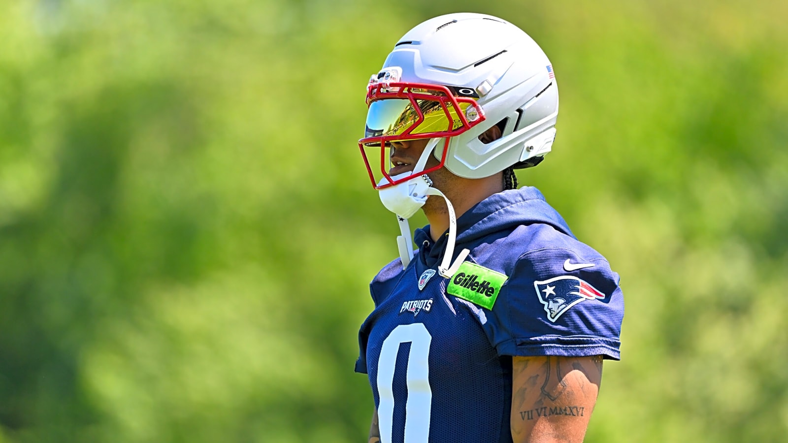 Agent shares theory for why Patriots, Gonzalez are in contract standoff