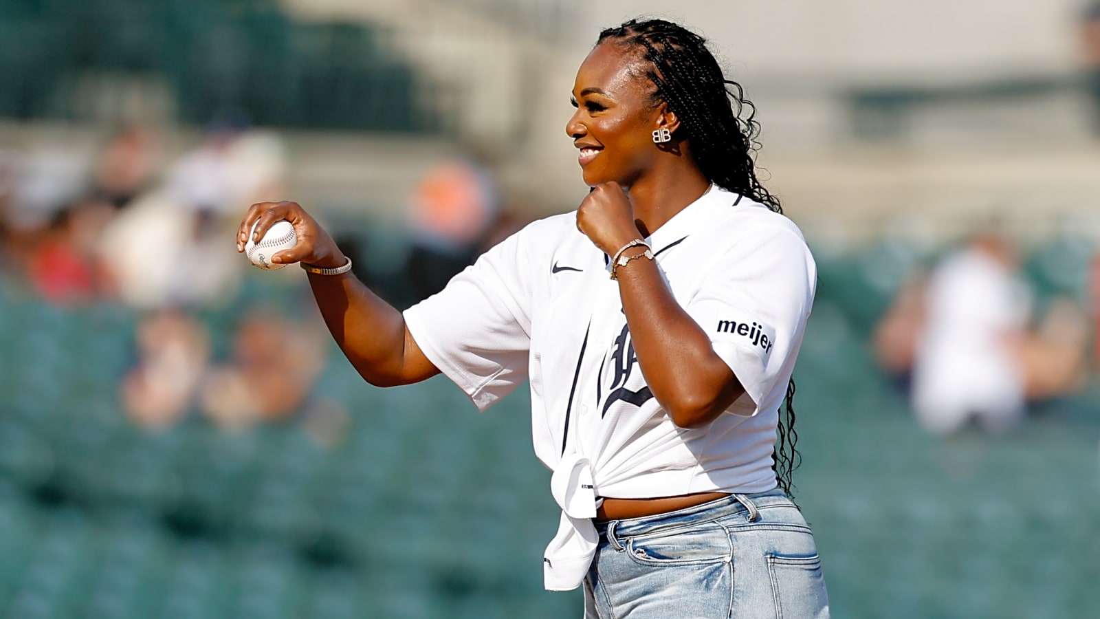Claressa Shields Dominates Daniels, Is Ali Next?