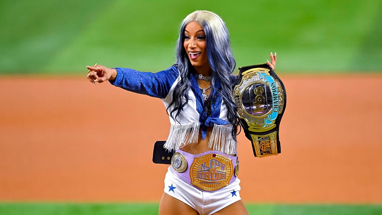 AEW&#39;s Mercedes Mone Challenges WWE&#39;s Bayley to Title Match