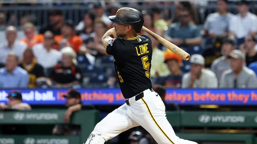 Brandon Lowe's pinch-hit heroics help Pirates evade sweep by Cubs