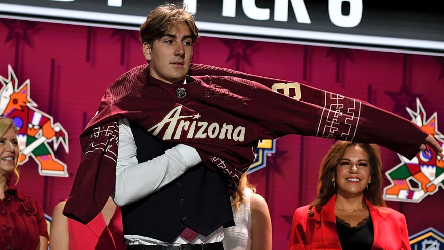 Utah Mammoth Reassign Dmitriy Simashev