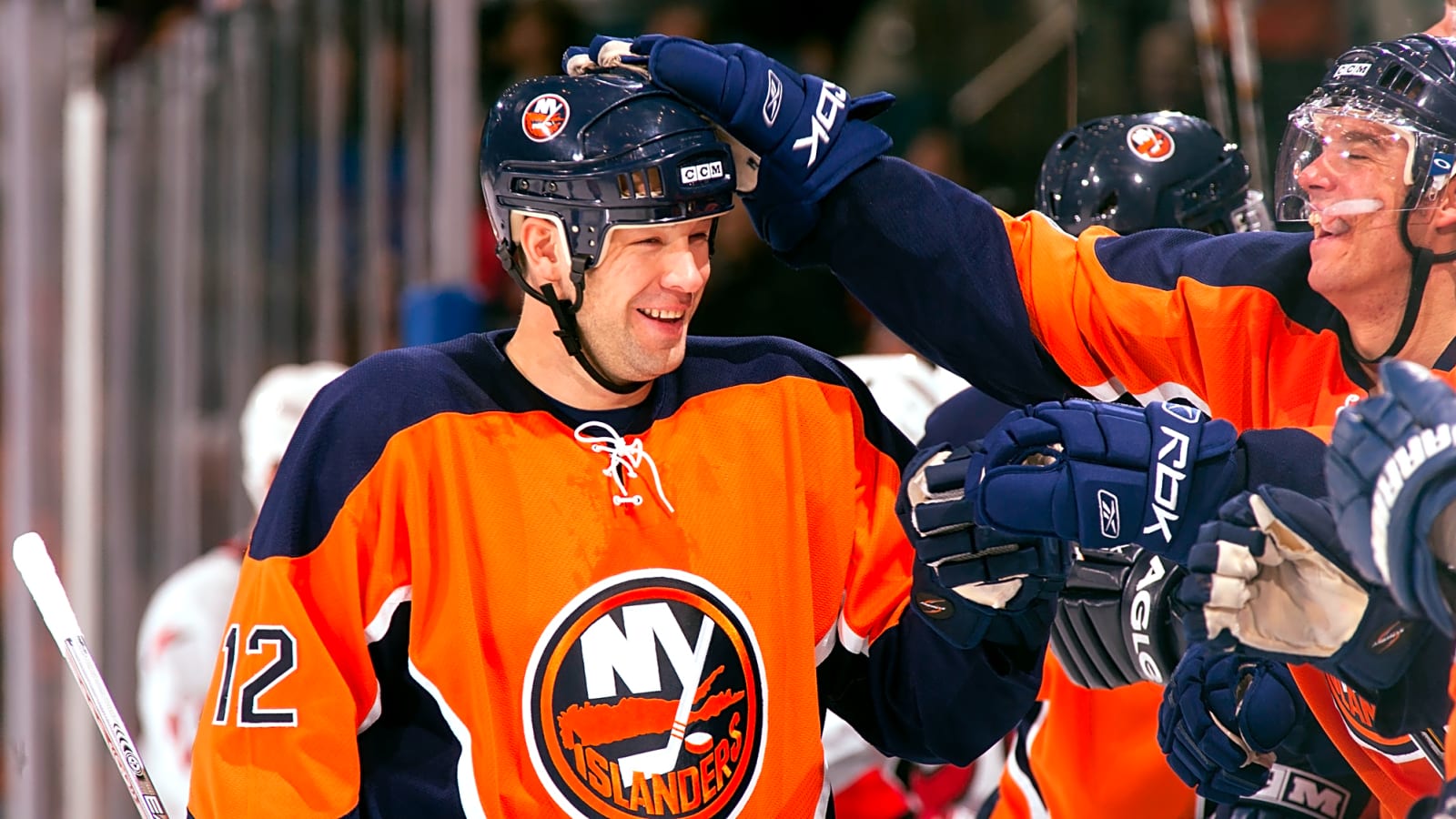 Former NHLer Chris Simon diagnosed with CTE