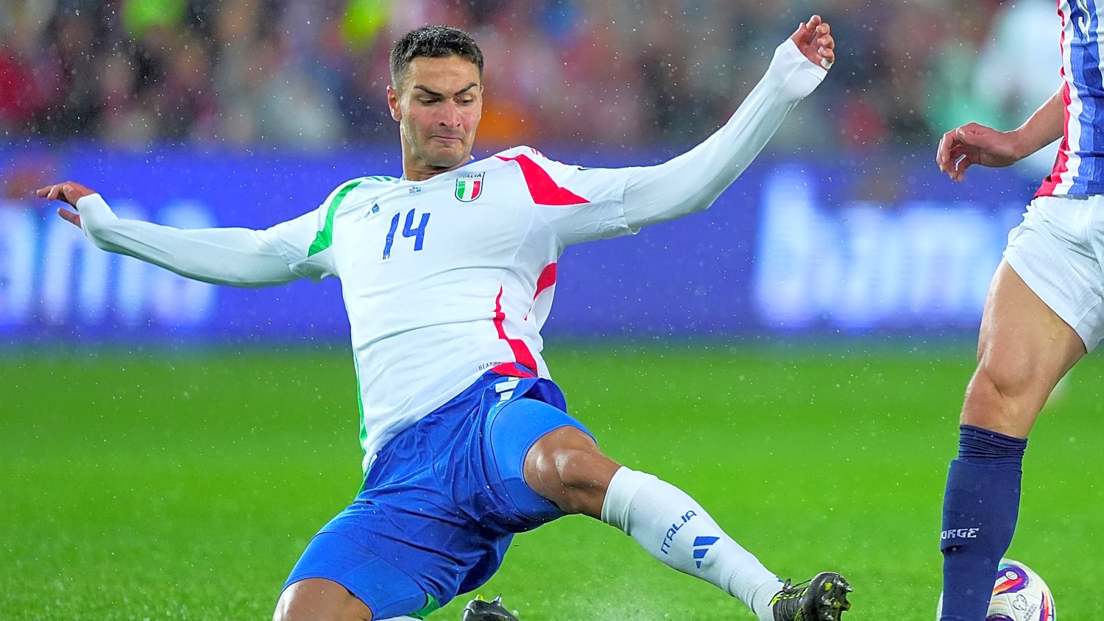 Liverpool keeping tabs on rising 21-year-old Italian star; Brighton lead transfer pursuit
