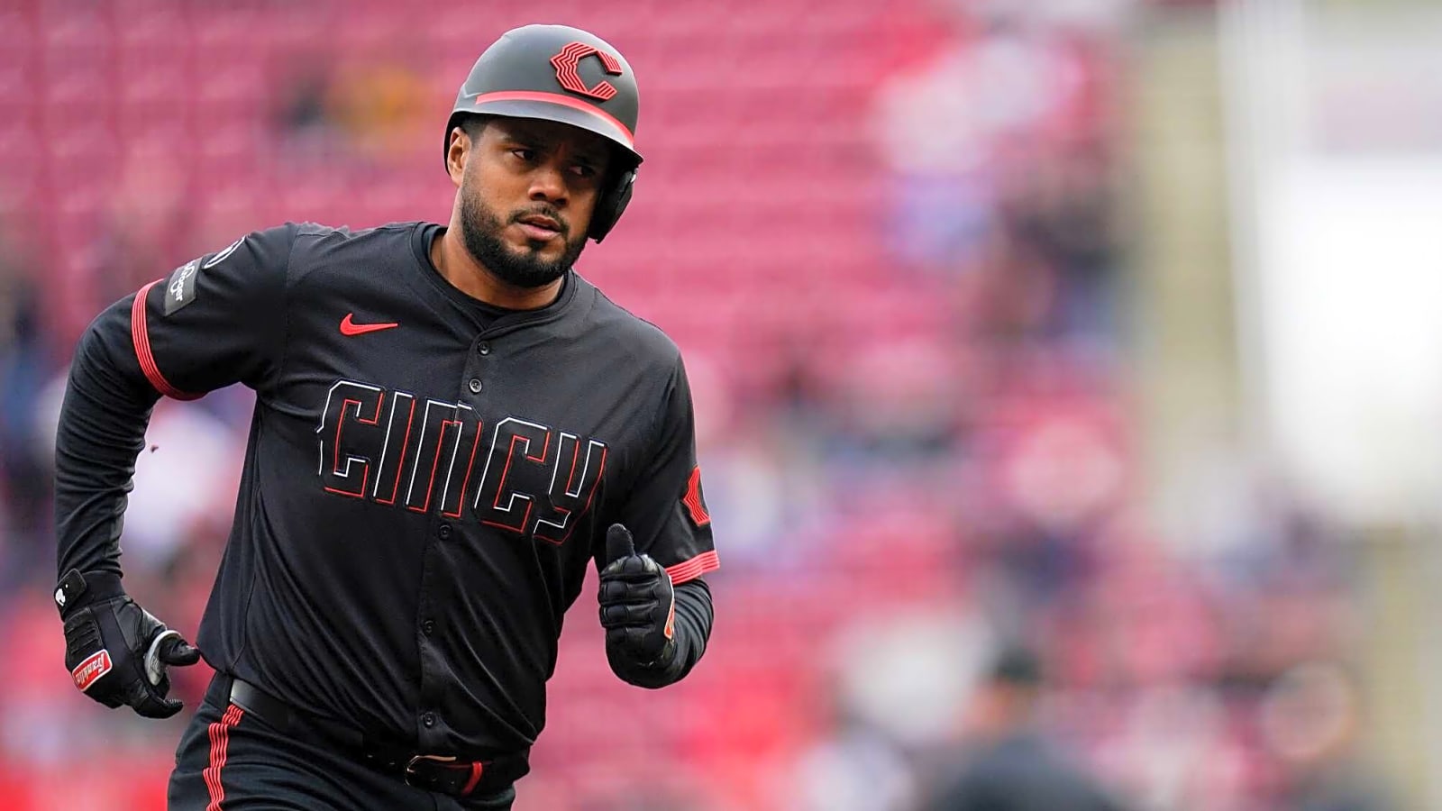 Reds infielder's disappointing tenure likely over after DFA