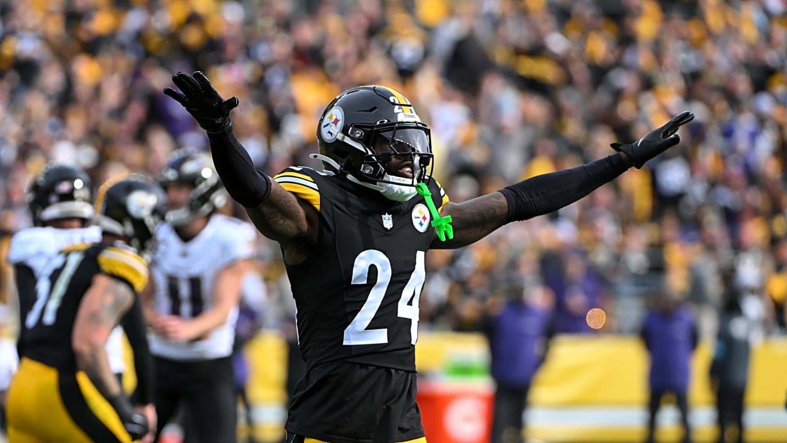 Steelers&#39; Gerald Alexander Detailed How He&#39;s Helping Joey Porter Jr. Overcome His Biggest Flaws