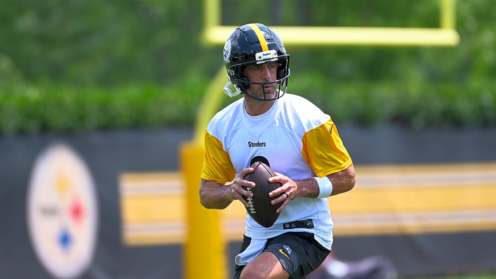 New Steelers QB Aaron Rodgers Shares High Praise For Pittsburgh Captain Cam Heyward