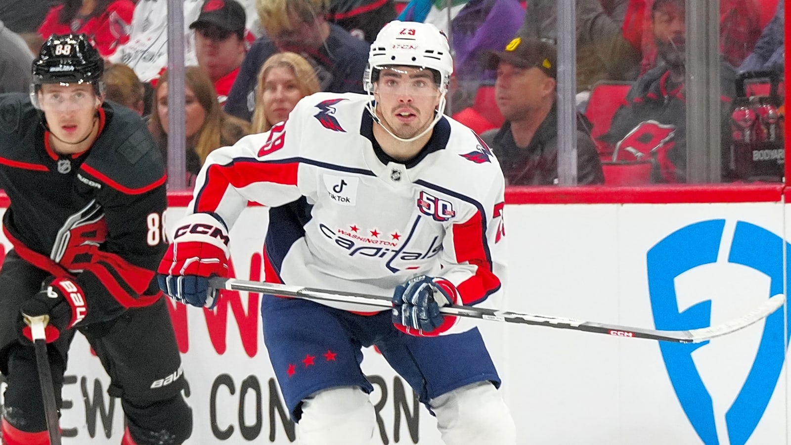 Capitals sign Hendrix Lapierre to one-year deal