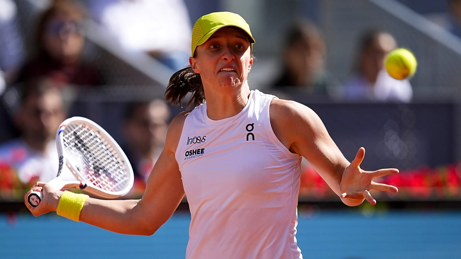 Iga Swiatek shoots down criticism of coach Wim Fissette following lop-sided loss to Coco Gauff at Madrid Open