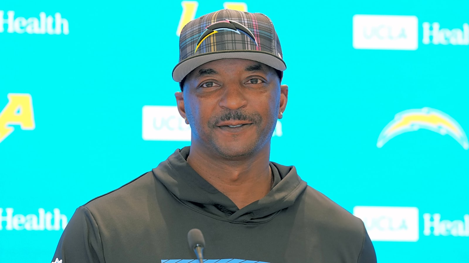 Chargers Complete DC Interview With DBs Coach Steve Clinkscale