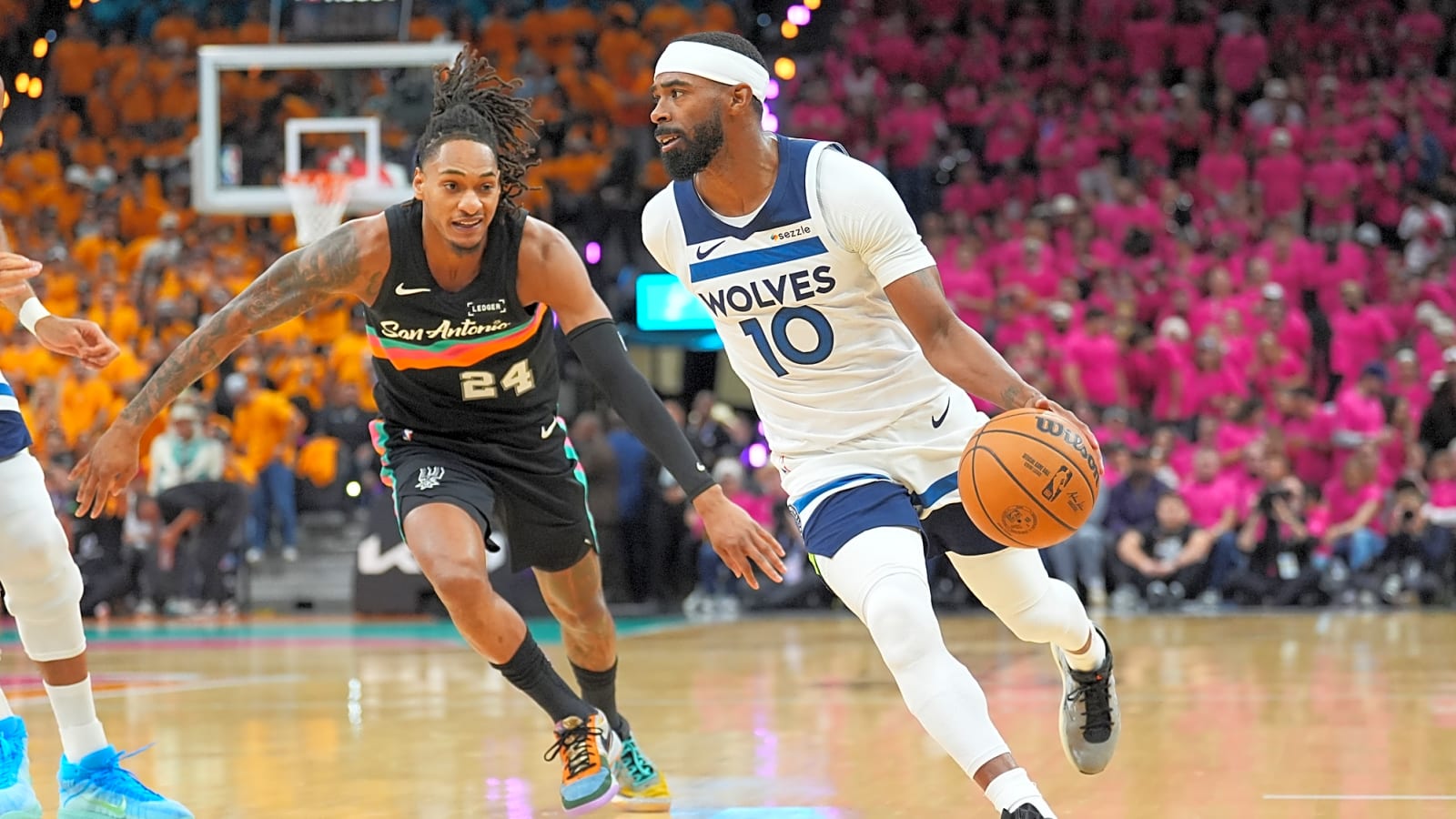 Celtics bring in veteran guard on verge of historic 20th NBA season
