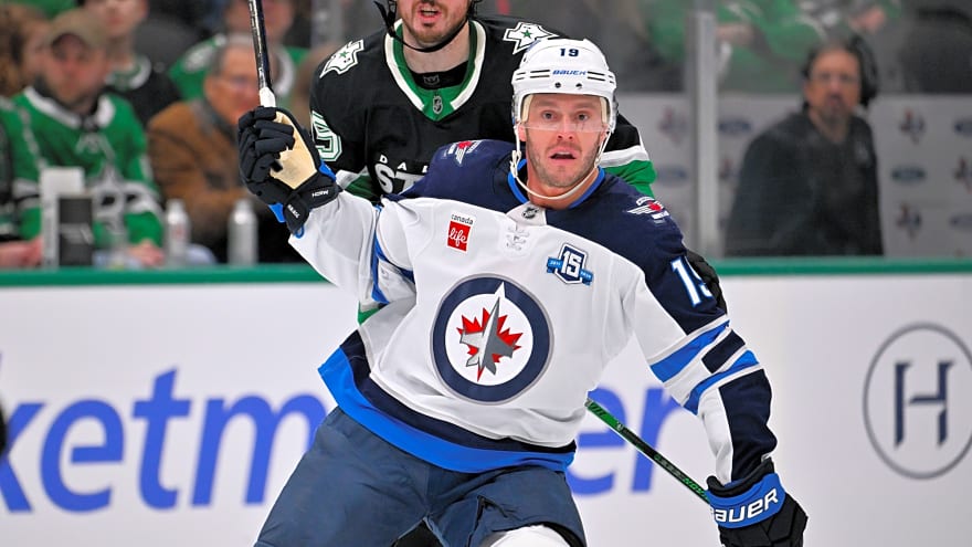 A bold Jets plan emerging around Jonathan Toews’ future?