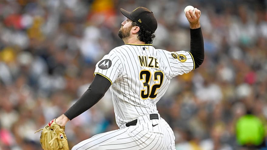 Padres trade deadline addition gets hurt falling down dugout steps