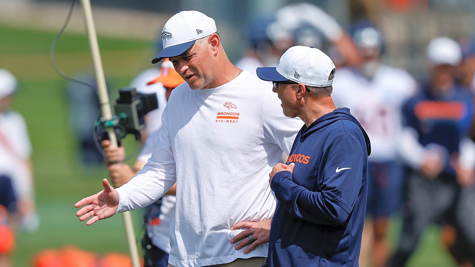 Broncos Fire OC Joe Lombardi