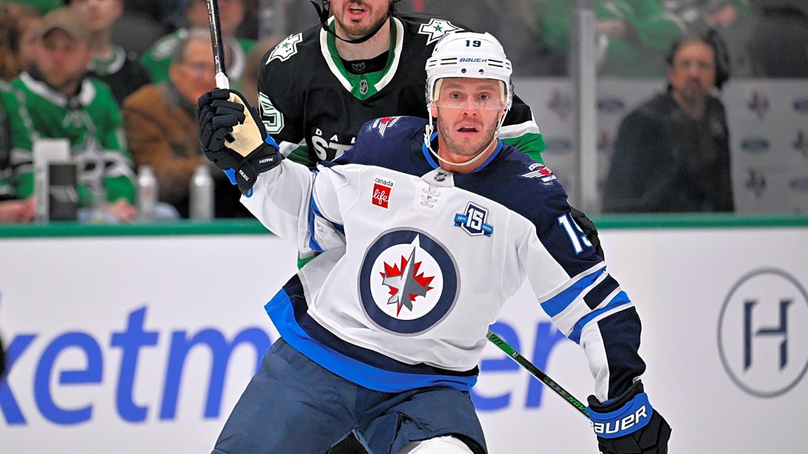 A bold Jets plan emerging around Jonathan Toews’ future?