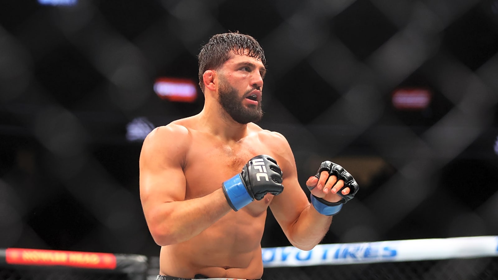 UFC commentator risks angering Dana White by publicly stating he’s treated Arman Tsarukyan ‘unfairly’