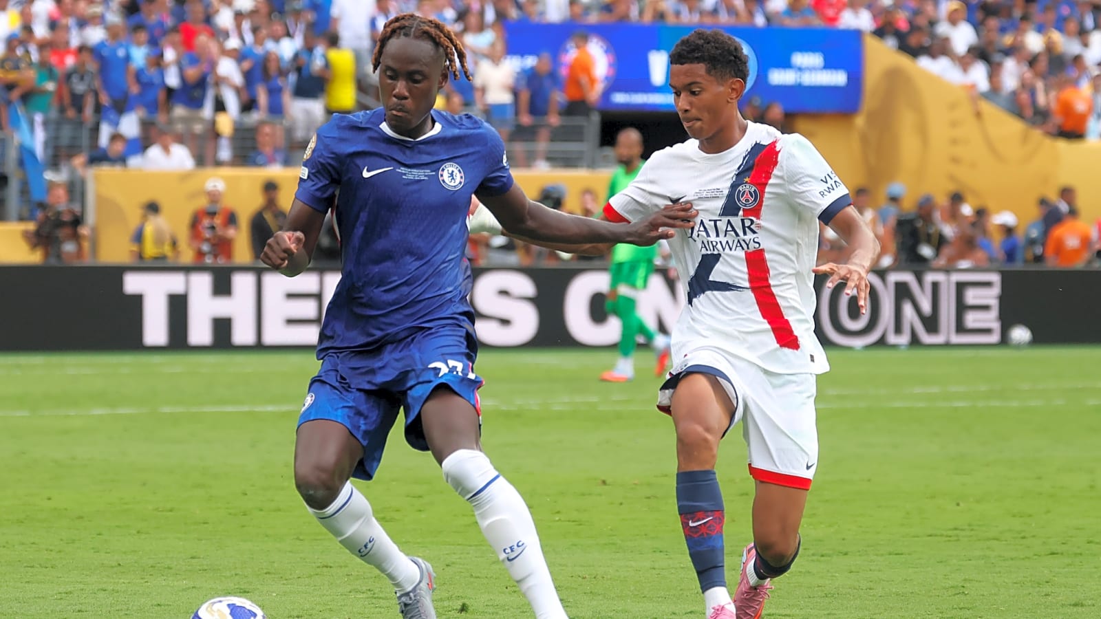 Arsenal eyes summer move for PSG teenager