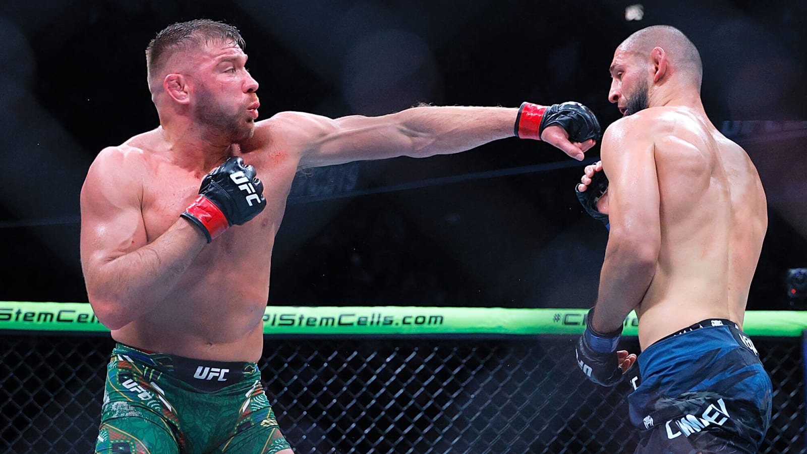 UFC legend on middleweight champ Khamzat Chimaev: 'He seems unstoppable'