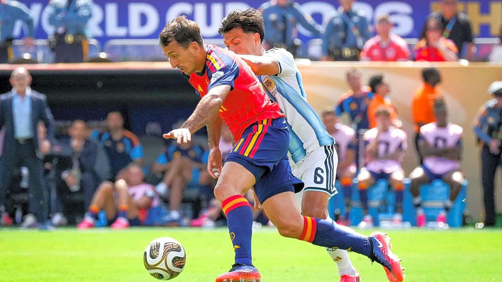 Lisandro Martinez refuses Manchester United contract extension