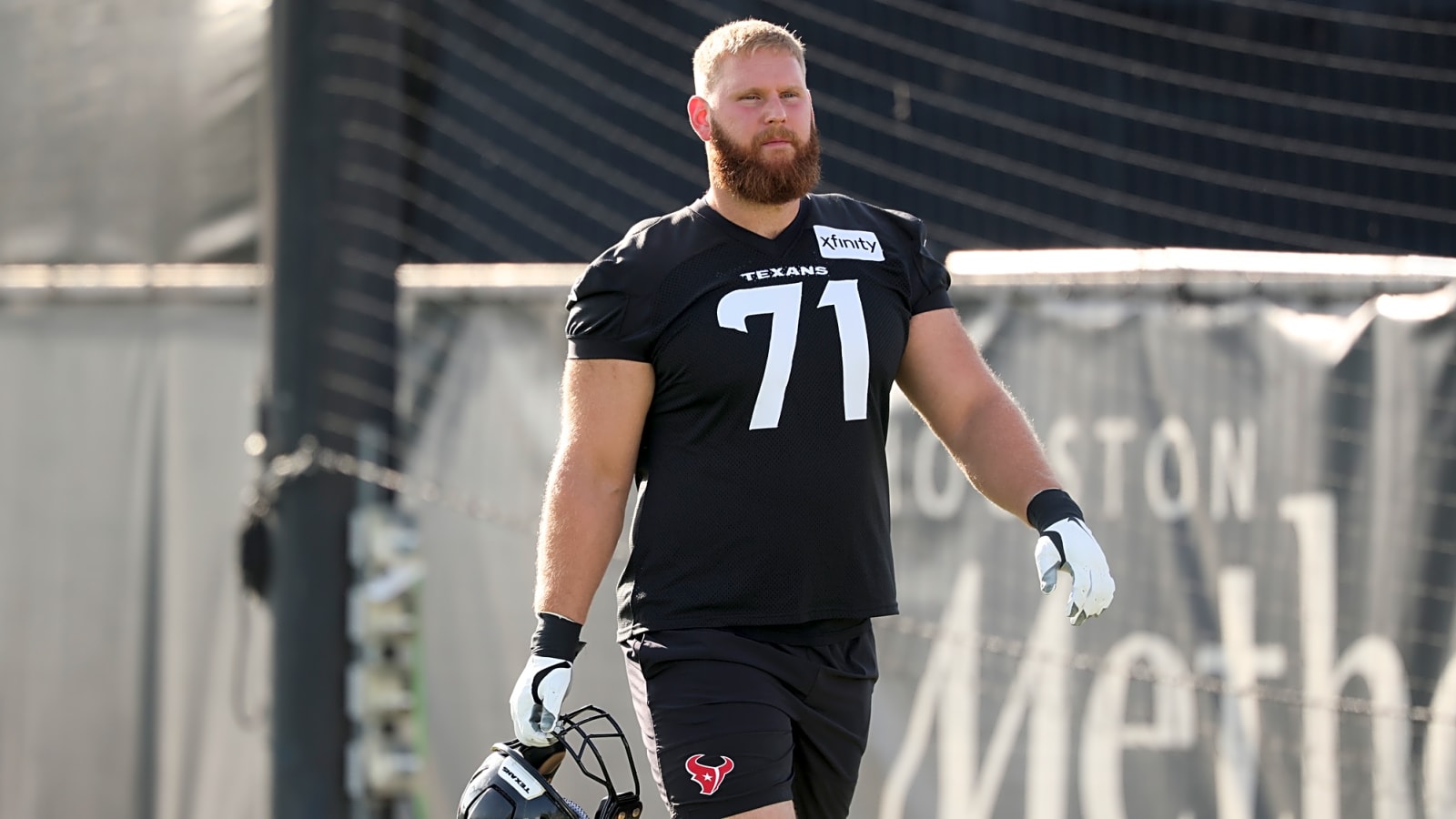 Texans Activate RT Braden Smith From IR