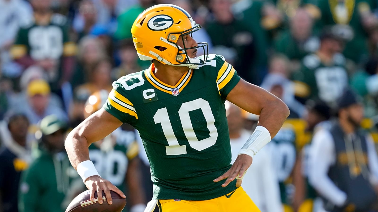 Packers Prepare for Primetime Showdown