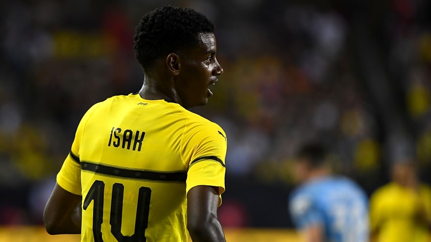 ‘The best feeling…’ – Isak remaining ‘humble’ after long-awaited league goal for Liverpool