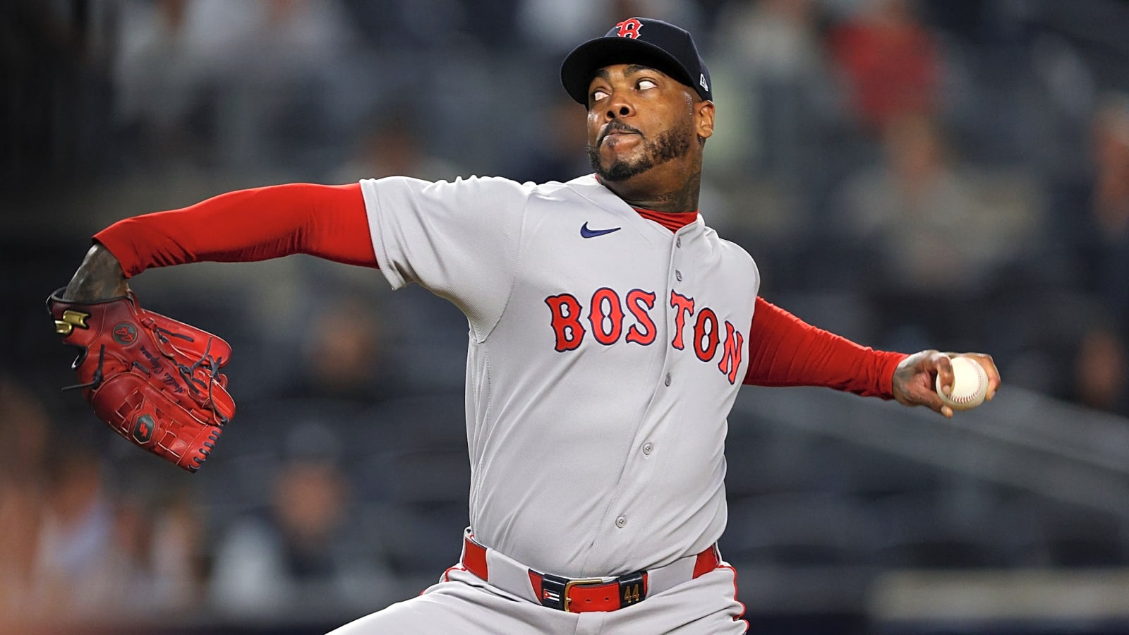 Aroldis Chapman Passes Physical, 2027 Option Vests