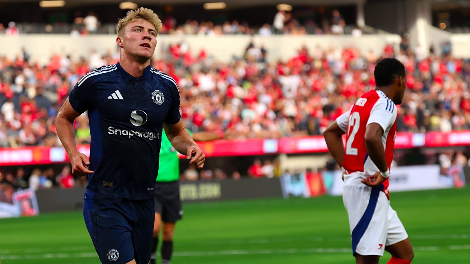 Manchester United demands a fee of around £34.5m amid interest from Italy