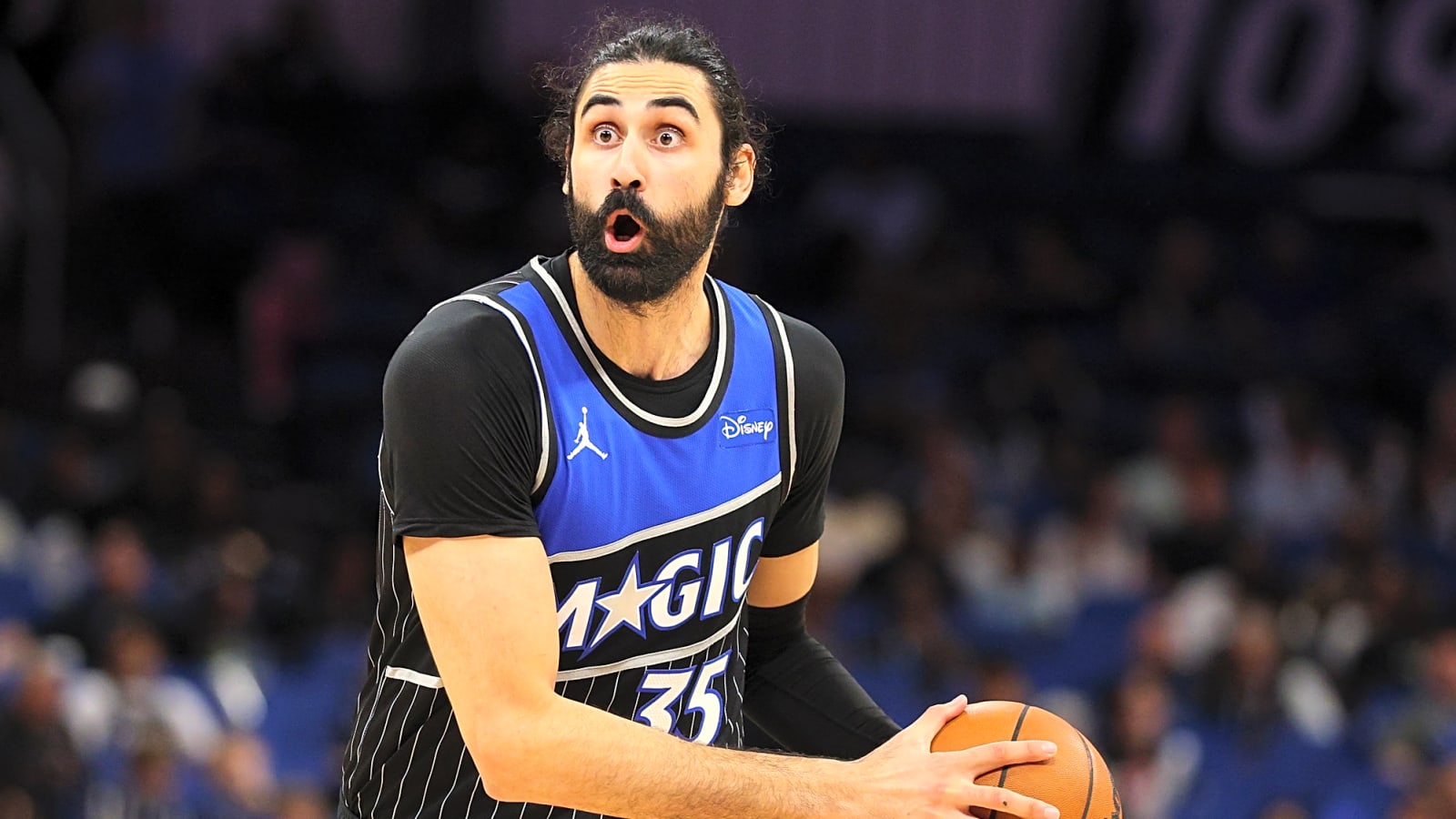Orlando Magic players appear to do a drug-themed handshake before game