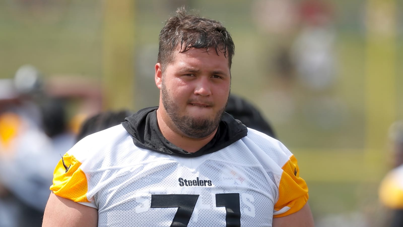 27-year-old Commanders OL announces retirement
