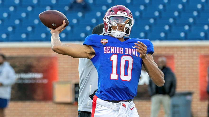 Steelers hosting SEC QB while waiting for Aaron Rodgers decision