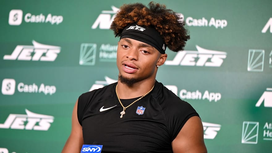 Can Fields Answer Jets&#39; QB Question?