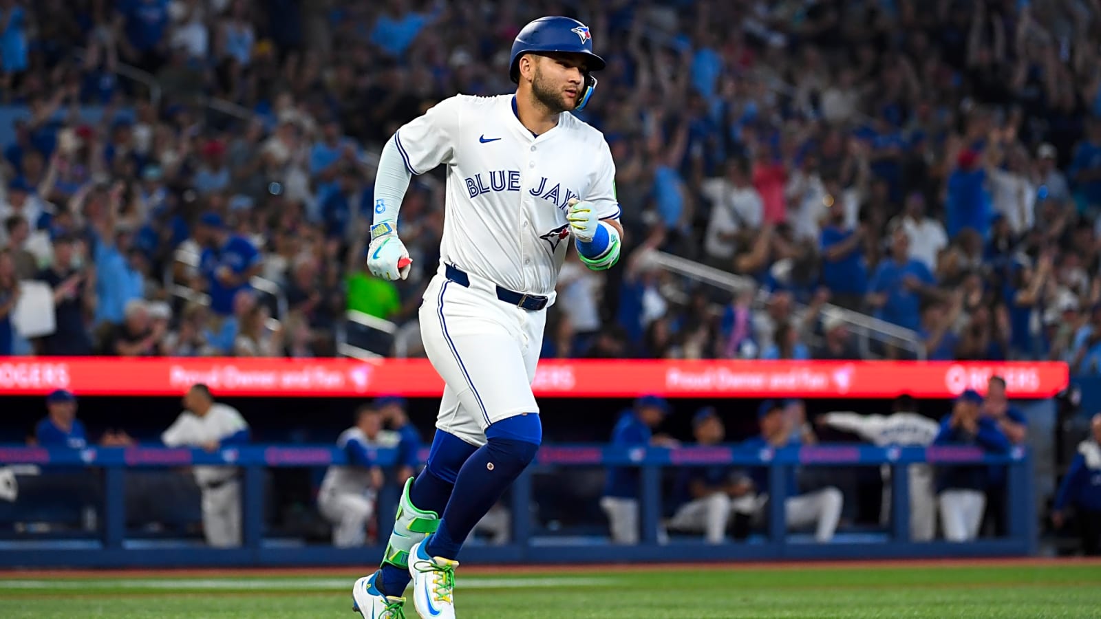 Bichette’s Homer and Game-Winning Run Push Blue Jays Past Angels 3-2 for Eighth Straight Win