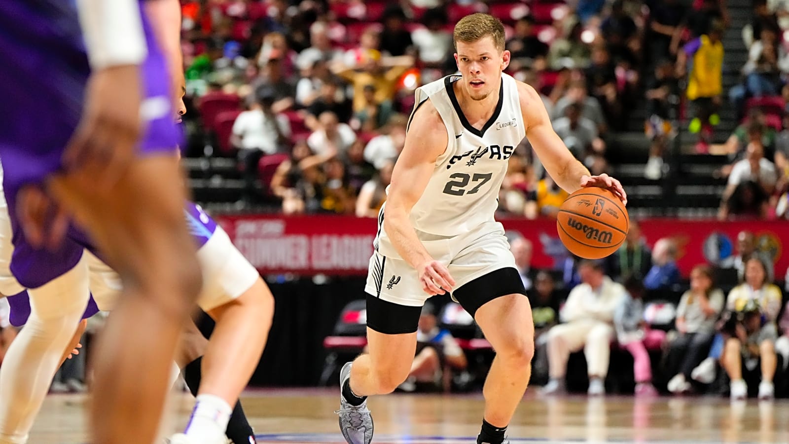 Spurs Bringing Back Riley Minix on Two-Way Contract