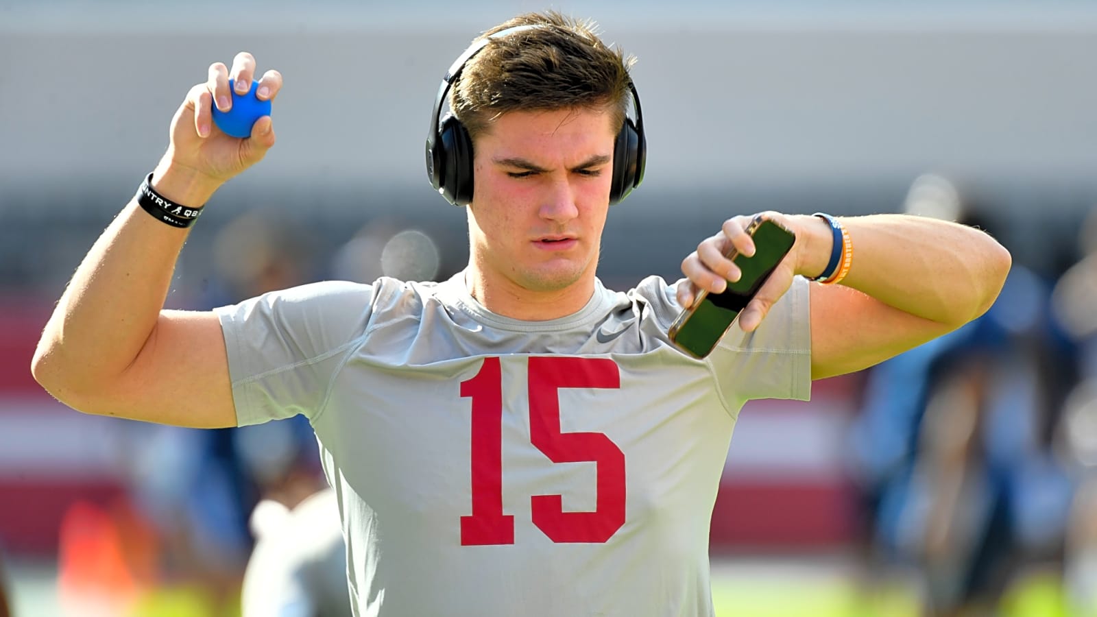 Alabama football’s defensive coordinator gives observation of Ty Simpson: 'The dude makes plays'