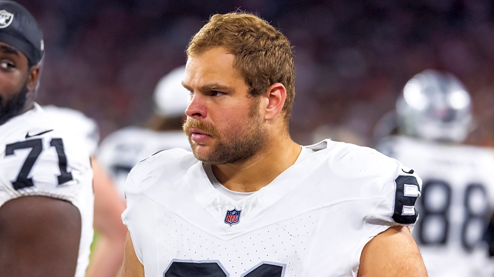 Raiders Re-Sign RFA C Jordan Meredith & ERFA DE Charles Snowden